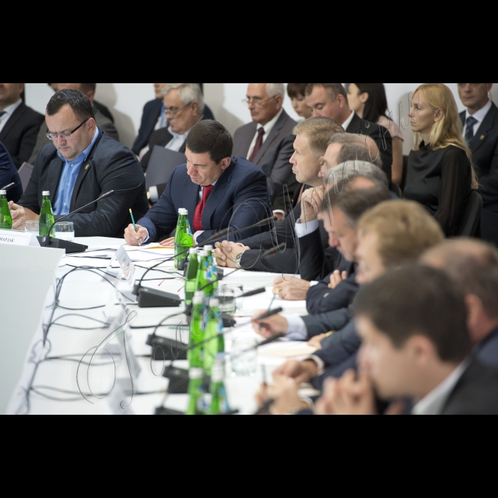 Голова ВР України Володимир Гройсман, Президент Укрїани Петро Порошенко взяли участь у засіданні Ради Регіонального розвитку