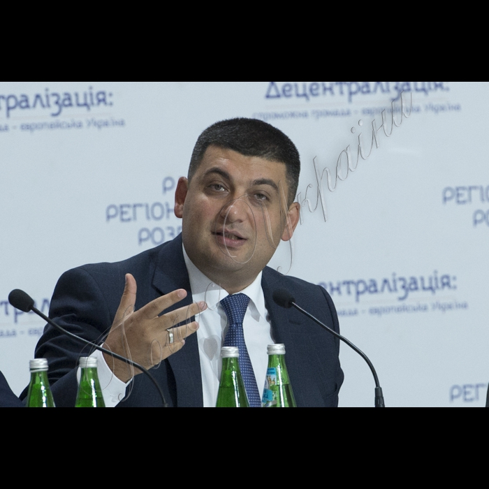 Голова ВР України Володимир Гройсман, Президент Укрїани Петро Порошенко взяли участь у засіданні Ради Регіонального розвитку