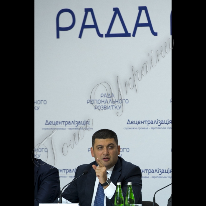 Голова ВР України Володимир Гройсман, Президент Укрїани Петро Порошенко взяли участь у засіданні Ради Регіонального розвитку