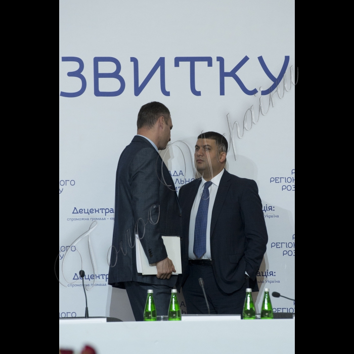 09 вересня 2015
Голова ВР України Володимир Гройсман, Президент Укрїани Петро Порошенко взяли участь у засіданні Ради Регіонального розвитку.