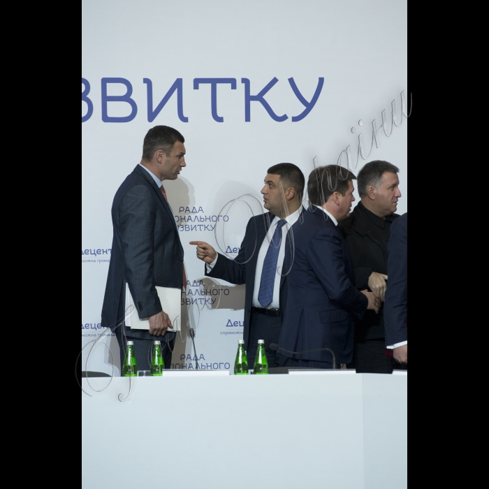 09 вересня 2015
Голова ВР України Володимир Гройсман, Президент Укрїани Петро Порошенко взяли участь у засіданні Ради Регіонального розвитку.