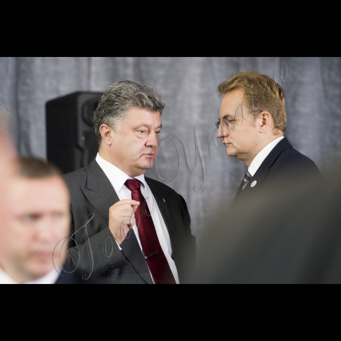 09 вересня 2015
Голова ВР України Володимир Гройсман, Президент Укрїани Петро Порошенко взяли участь у засіданні Ради Регіонального розвитку.