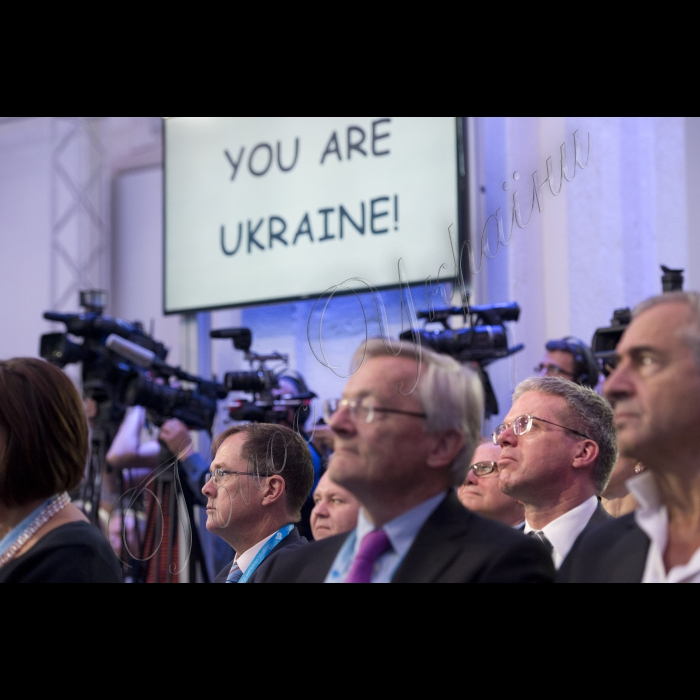 11 вересня 2015
Голова Верховної Ради України Володимир Гройсман, Президент України Петро Порошенко взяли участь у відкритті 12-ї Щорічної зустрічі Ялтинської Європейської Стратегії.
