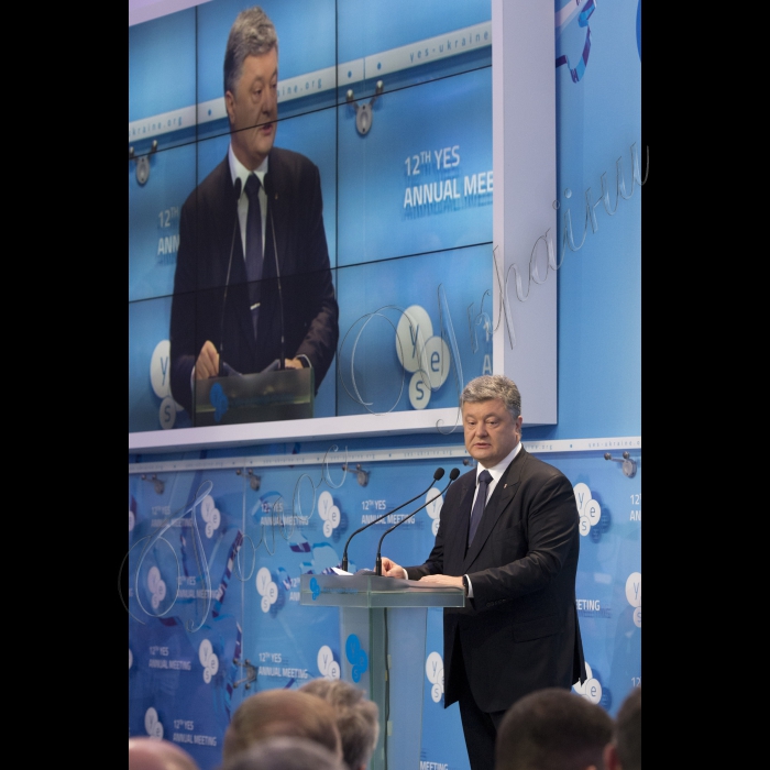 11 вересня 2015
Голова Верховної Ради України Володимир Гройсман, Президент України Петро Порошенко взяли участь у відкритті 12-ї Щорічної зустрічі Ялтинської Європейської Стратегії.
