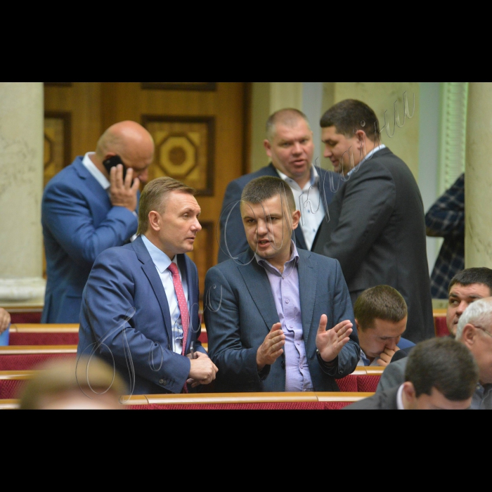 16 вересня 2015 року
Засідання Верховної Ради України.
Олександр Горбунов, Ігор Гузь-Народний фронт