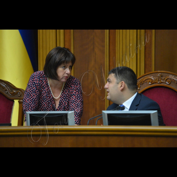 16 вересня 2015 року
Засідання Верховної Ради України.
Наталія Яресько-Міністр фінансів, Володимир Гройсман-Голова ВР України