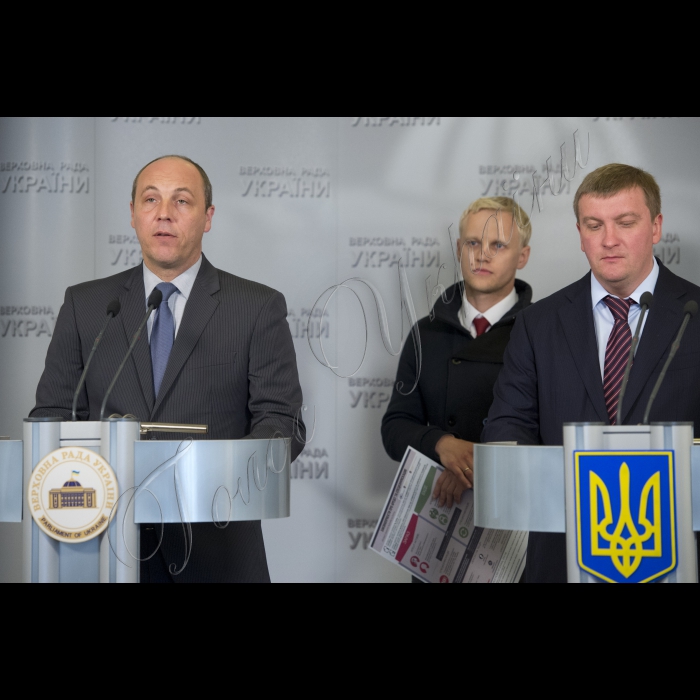 16 вересня 2015
Брифінг Першого заступника Голови Верховної Ради України Андрія Парубія, громадськогодіяча Віталія Шабуніна, міністра стиції України Павла Петренка на тему: