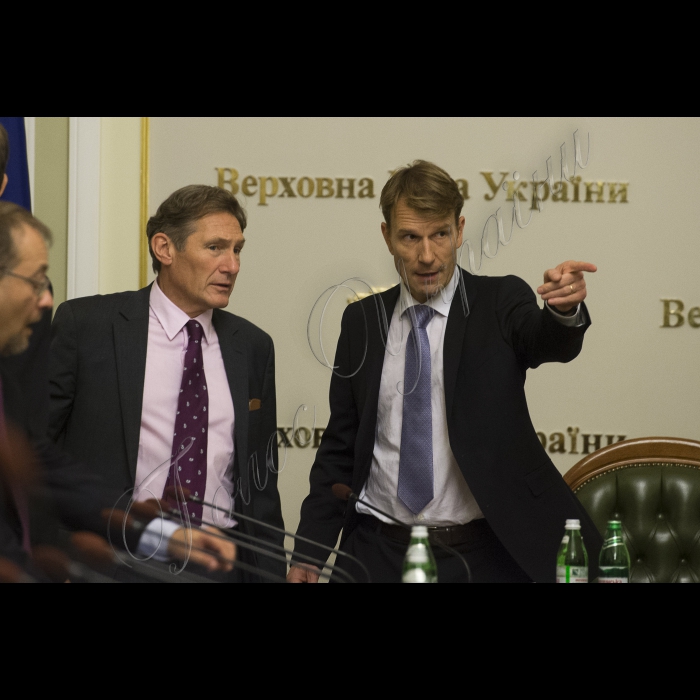 16 вересня 2015
Зустріч Голови Верховної Ради України Володимира Гройсмана з делегацією політико-безпекового комітету Європейського Союзу.
