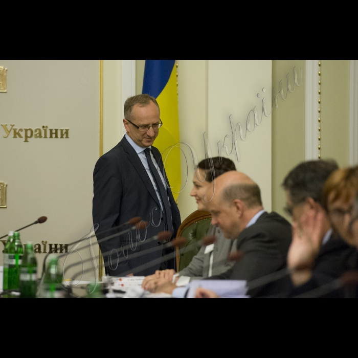 16 вересня 2015
Зустріч Голови Верховної Ради України Володимира Гройсмана з делегацією політико-безпекового комітету Європейського Союзу.
Голова Представництва Європейського Союзу в Україні Ян Томбінський
