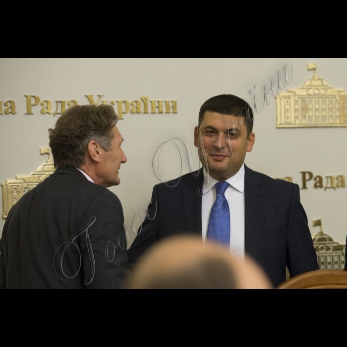 16 вересня 2015
Зустріч Голови Верховної Ради України Володимира Гройсмана з делегацією політико-безпекового комітету Європейського Союзу.
Голова Політико-безпекового комітету Європейського Союзу, представник Королівства Бельгія Волтер Стівенс і Голова ВР України Володимир Гройсман