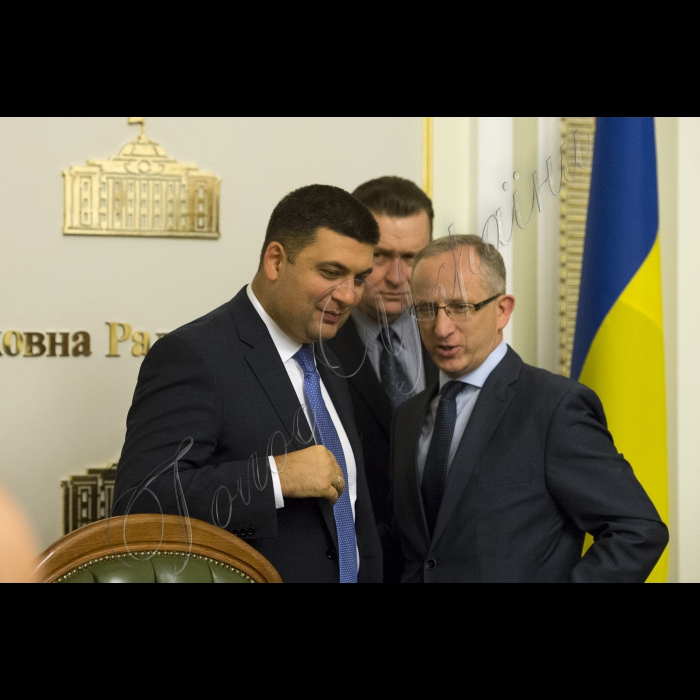 16 вересня 2015
Зустріч Голови Верховної Ради України Володимира Гройсмана з делегацією політико-безпекового комітету Європейського Союзу.
Голова Верховної Ради України Володимир Гройсман і Голова Представництва Європейського Союзу в Україні Ян Томбінський