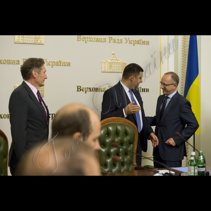 16 вересня 2015
Зустріч Голови Верховної Ради України Володимира Гройсмана з делегацією політико-безпекового комітету Європейського Союзу.
