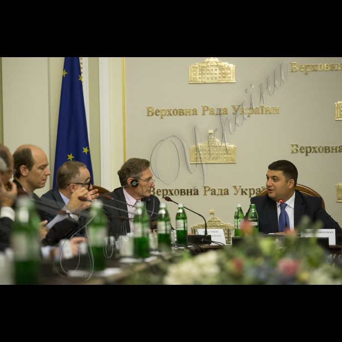 16 вересня 2015
Зустріч Голови Верховної Ради України Володимира Гройсмана з делегацією політико-безпекового комітету Європейського Союзу.
