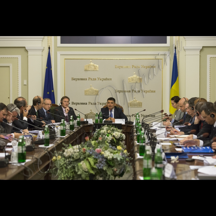 16 вересня 2015
Зустріч Голови Верховної Ради України Володимира Гройсмана з делегацією політико-безпекового комітету Європейського Союзу.

