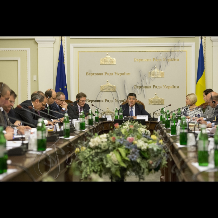 16 вересня 2015
Зустріч Голови Верховної Ради України Володимира Гройсмана з делегацією політико-безпекового комітету Європейського Союзу.
