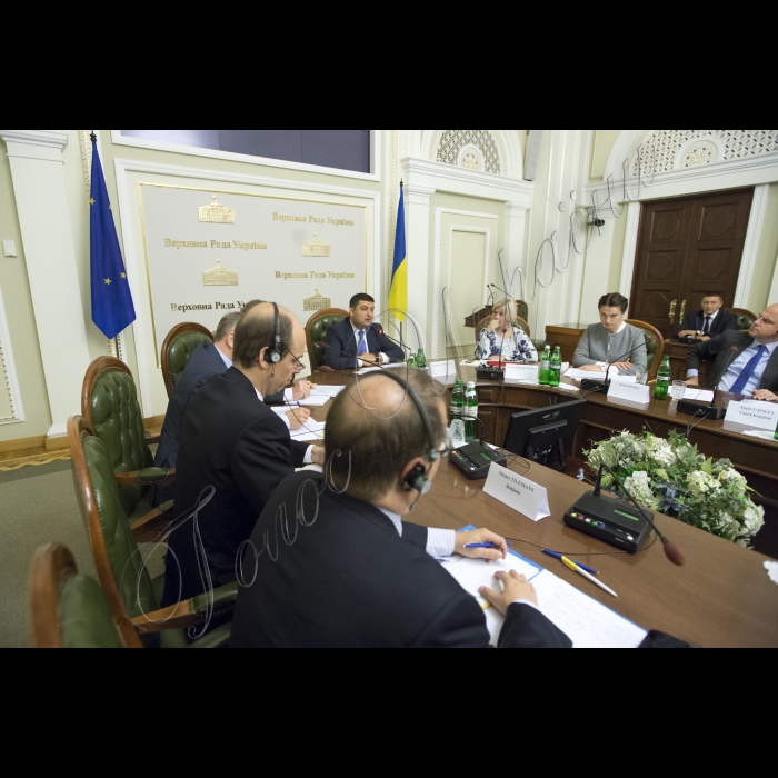 16 вересня 2015
Зустріч Голови Верховної Ради України Володимира Гройсмана з делегацією політико-безпекового комітету Європейського Союзу.
