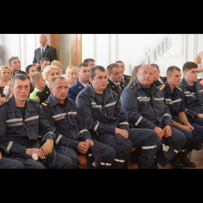 17 вересня 2015
У Державній службі України з надзвичайних ситуацій відбулася церемонія нагородження лауреатів Всеукраїнської акції «Герой-рятувальник року». Лауреатами Всеукраїнської акції «Герой-рятувальник року» стали  6 звичайних громадян України та 4 співробітники Служби порятунку. Наймолодшому лауреату – 7 років, найстаршому – 51.
