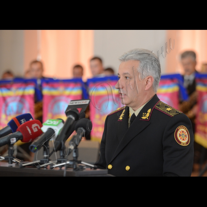 17 вересня 2015
У Державній службі України з надзвичайних ситуацій відбулася церемонія нагородження лауреатів Всеукраїнської акції «Герой-рятувальник року». Лауреатами Всеукраїнської акції «Герой-рятувальник року» стали  6 звичайних громадян України та 4 співробітники Служби порятунку. Наймолодшому лауреату – 7 років, найстаршому – 51.
