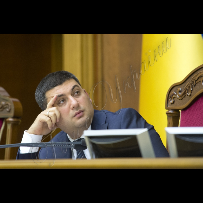 17 вересня 2015
Під час вечірнього пленарного зсідання Верховної Ради України Генеральний прокурор України, виступаючи з парламентської трибуни, продемонстрував фрагменти оперативного відео за участю народного депутата Ігоря Мосійчука. За підсумками переглянутого, він звернувся до Верховної Ради з проханням про дозвіл на притягнення даної особи до кримінальної відповідальності.
Верховна Рада України прийняла Постанову 