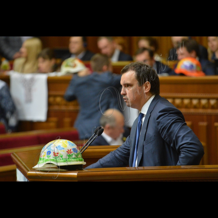 18 вересня 2015 року
Засідання ВР України.
Міністр економічного розвитку і торгівлі України АБРОМАВИЧУС Айварас
