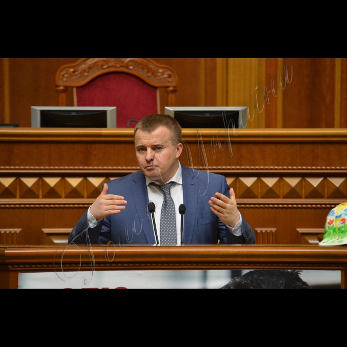 18 вересня 2015 року
Засідання ВР України.
Міністр енергетики та вугільної промисловості України ДЕМЧИШИН Володимир Васильович
