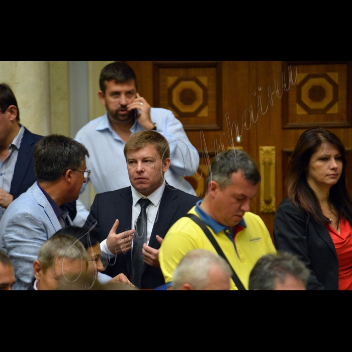 18 вересня 2015 року
Засідання ВР України.
Микола Кучер, Олег Недава, Юлій Мамчур, Іван Мельничук, Ірина Фріз - БПП