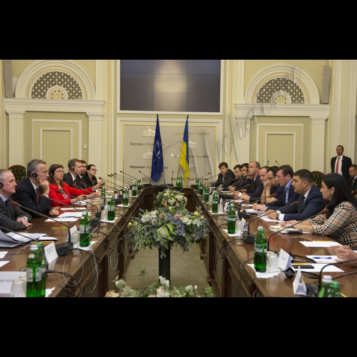 Зустріч Голови Верховної Ради України Володимира Гройсмана з Генеральним секретарем НАТО Єнсом Столтенбергом.
