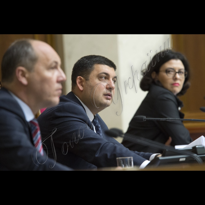 Пленарне засідання Верховної Ради України. Володимир Гройсман, Андрій Парубій, Оксана Сироїд. 