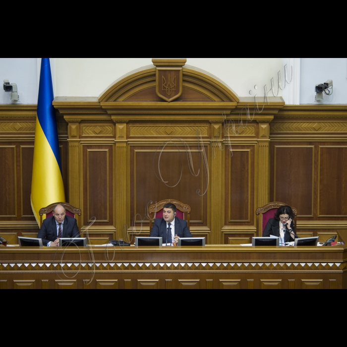 Пленарне засідання Верховної Ради України. Володимир Гройсман, Андрій Парубій, Оксана Сироїд. 