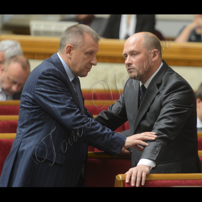 Пленарне засідання Верховної Ради України. Юрчишин Петро БП Сергій Каплін позафр.