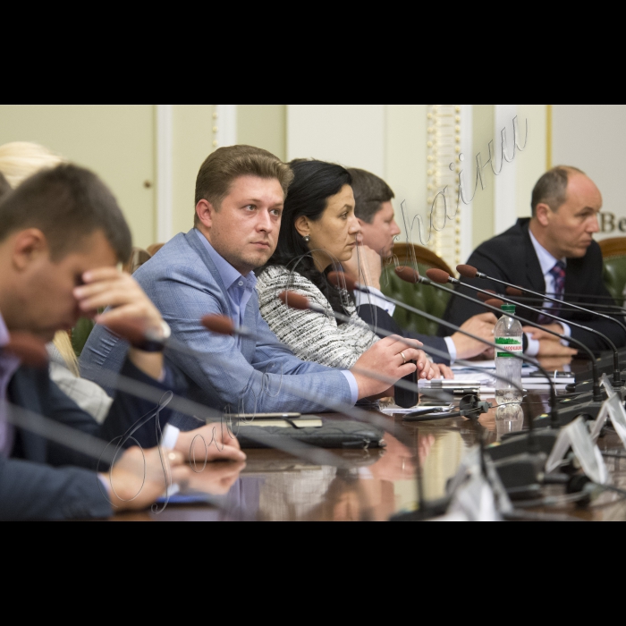 Голова ВР України Володимир Гройсман взяв участь у спільній нараді Комітетів у закордонних справах та з питань європейської інтеграції за участю голів постійних делегацій України в Парламентській Асамблеї Ради Європи, ПА НАТО, ПА ОБСЄ, ПАЧЕС, ПА Євронест, Парламентському Комітеті асоціації Україна - ЄС та керівників депутатських груп із міжпарламентських зв’язків із зарубіжними країнами.