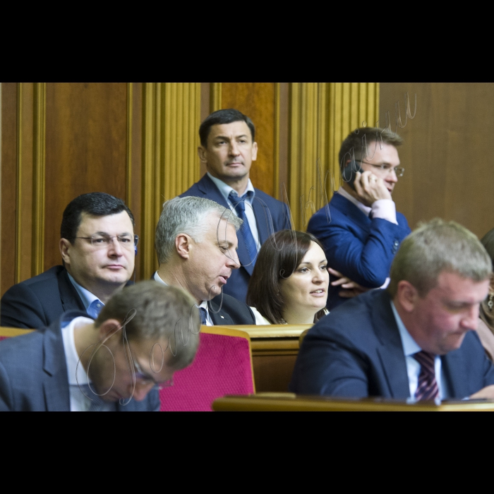 Прем’єр-міністр України Арсеній Яценюк, члени Кабінету міністрів взяли участь у пленарному засіданні Верховної Ради України.