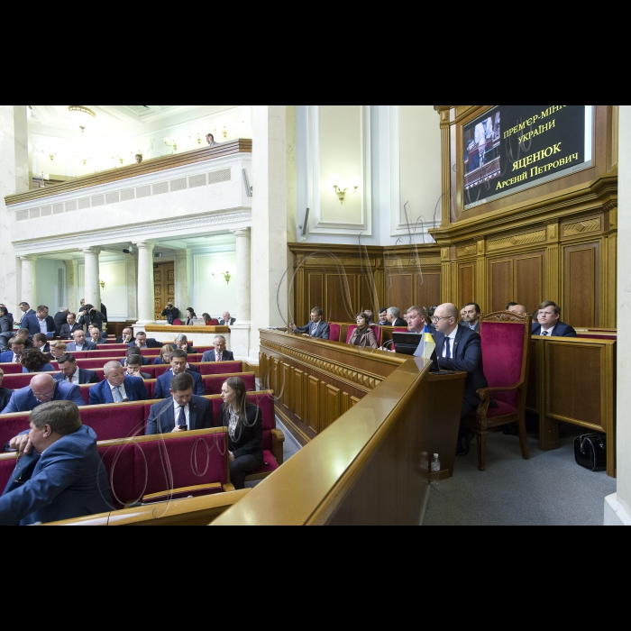 Прем’єр-міністр України Арсеній Яценюк, члени Кабінету міністрів взяли участь у пленарному засіданні Верховної Ради України.