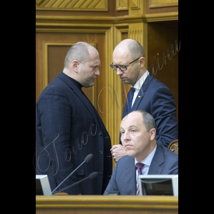 Прем’єр-міністр України Арсеній Яценюк, члени Кабінету міністрів взяли участь у пленарному засіданні Верховної Ради України. Борислав Береза, Прем'єр-міністр України Арсеній Яценюк, Перший заступник Голови Верховної Ради України Андрій Парубій