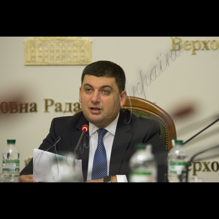Робоча нарада з питань підготовки законопроектів, спрямованих на виконання Плану дій щодо лібералізації Європейський Союзом візового режиму для України під головуванням Голови Верховної Ради України Володимира Гройсмана за участі Посла, Голови Представництва Європейського Союзу в Україні Яна Томбінського.
