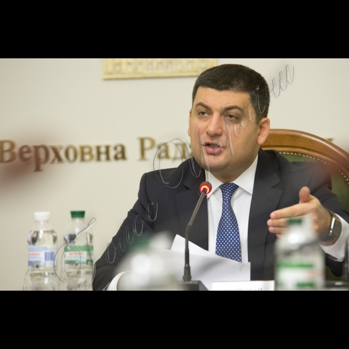Робоча нарада з питань підготовки законопроектів, спрямованих на виконання Плану дій щодо лібералізації Європейський Союзом візового режиму для України під головуванням Голови Верховної Ради України Володимира Гройсмана за участі Посла, Голови Представництва Європейського Союзу в Україні Яна Томбінського.
