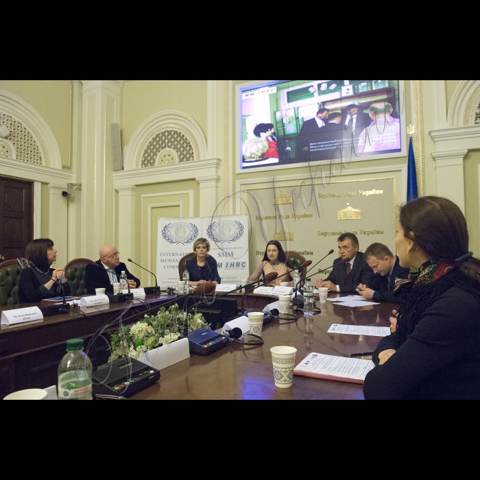 Засідання «круглого столу» на тему: «Сучасні виклики політичної освіти та забезпечення професійного моніторингу виборчих процесів». В рамках заходу відбулася презентація контактного центру з реєстрації та реагування на правопорушення під час виборів, а також буде обговорено питання суспільних викликів до розвитку політичної освіти в Україні загалом та в контексті місцевих виборів, зокрема.