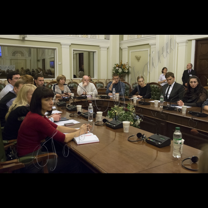 Засідання «круглого столу» на тему: «Сучасні виклики політичної освіти та забезпечення професійного моніторингу виборчих процесів». В рамках заходу відбулася презентація контактного центру з реєстрації та реагування на правопорушення під час виборів, а також буде обговорено питання суспільних викликів до розвитку політичної освіти в Україні загалом та в контексті місцевих виборів, зокрема.