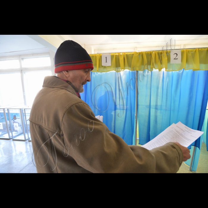 Вибори депутатів місцевих рад та сільських, селищних, міських голів.
Донецька область, місто Краматорськ, 
Виборча дільниця 141042
