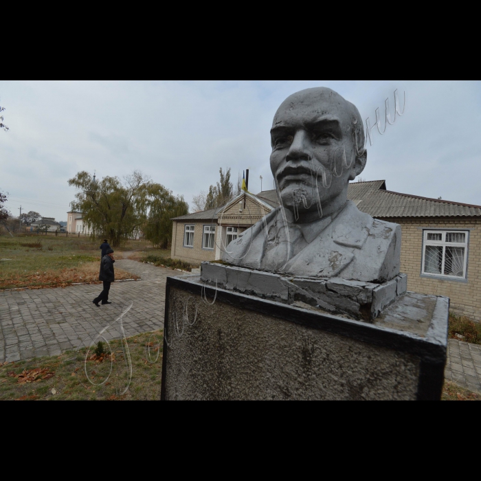 Вибори депутатів місцевих рад та сільських, селищних, міських голів.
Донецька область, місто Красний Лиман, селище Кіровськ. 
Виборча дільниця 141124
