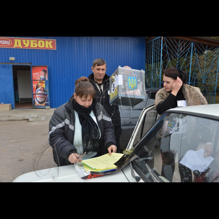 Вибори депутатів місцевих рад та сільських, селищних, міських голів.
Луганська область, район Кремінна – Сєвєродонецьк