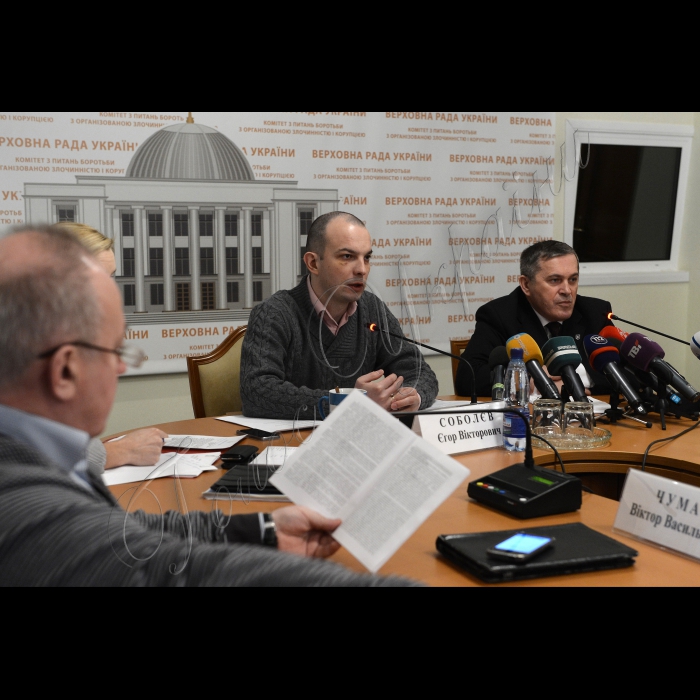 У Києві відбулось засідання Комітету ВРУ з питань запобігання і протидії корупції. Серед питань: Про заслуховування голови Державної прикордонної служби України В. Назаренка щодо нецільового використання державних коштів та зловживань корупційного характеру колишнім керівництвом Державної прикордонної служби України. Проекти нормативно-правових актів, які опрацьовуються Комітетом на предмет відповідності вимогам антикорупційного законодавства (індекс 16) та з метою проведення антикорупційної експертизи (індекс 17)