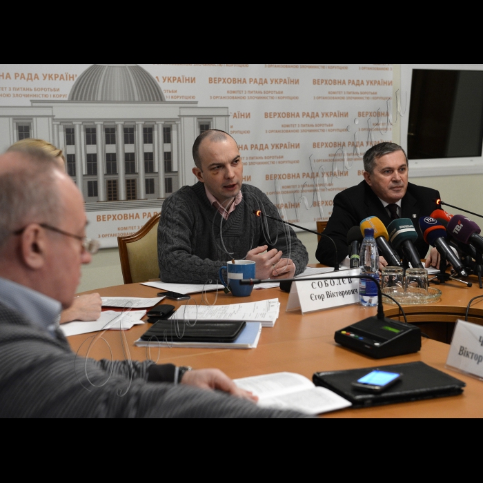 У Києві відбулось засідання Комітету ВРУ з питань запобігання і протидії корупції. Серед питань: Про заслуховування голови Державної прикордонної служби України В. Назаренка щодо нецільового використання державних коштів та зловживань корупційного характеру колишнім керівництвом Державної прикордонної служби України. Проекти нормативно-правових актів, які опрацьовуються Комітетом на предмет відповідності вимогам антикорупційного законодавства (індекс 16) та з метою проведення антикорупційної експертизи (індекс 17)