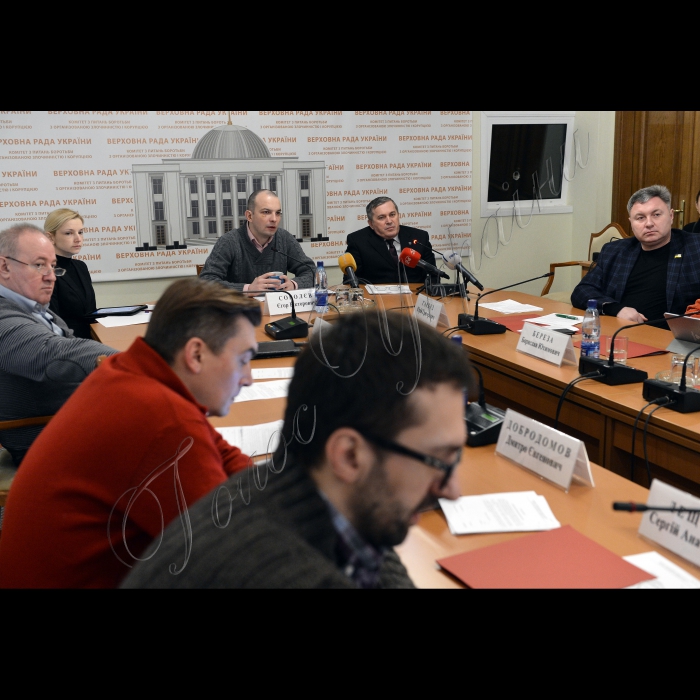У Києві відбулось засідання Комітету ВРУ з питань запобігання і протидії корупції. Серед питань: Про заслуховування голови Державної прикордонної служби України В. Назаренка щодо нецільового використання державних коштів та зловживань корупційного характеру колишнім керівництвом Державної прикордонної служби України. Проекти нормативно-правових актів, які опрацьовуються Комітетом на предмет відповідності вимогам антикорупційного законодавства (індекс 16) та з метою проведення антикорупційної експертизи (індекс 17)