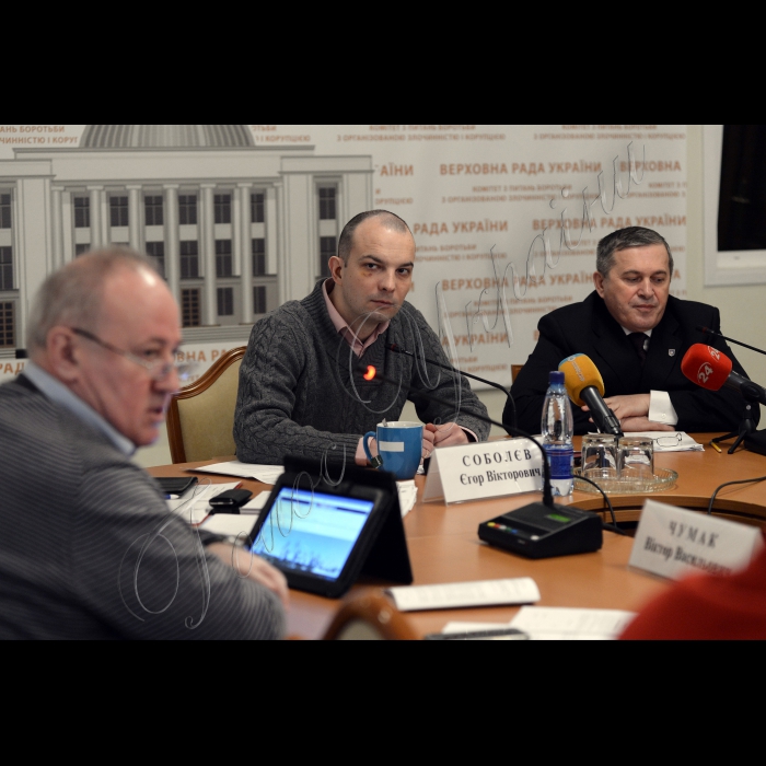У Києві відбулось засідання Комітету ВРУ з питань запобігання і протидії корупції. Серед питань: Про заслуховування голови Державної прикордонної служби України В. Назаренка щодо нецільового використання державних коштів та зловживань корупційного характеру колишнім керівництвом Державної прикордонної служби України. Проекти нормативно-правових актів, які опрацьовуються Комітетом на предмет відповідності вимогам антикорупційного законодавства (індекс 16) та з метою проведення антикорупційної експертизи (індекс 17)