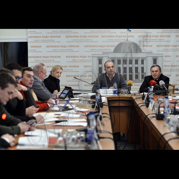 У Києві відбулось засідання Комітету ВРУ з питань запобігання і протидії корупції. Серед питань: Про заслуховування голови Державної прикордонної служби України В. Назаренка щодо нецільового використання державних коштів та зловживань корупційного характеру колишнім керівництвом Державної прикордонної служби України. Проекти нормативно-правових актів, які опрацьовуються Комітетом на предмет відповідності вимогам антикорупційного законодавства (індекс 16) та з метою проведення антикорупційної експертизи (індекс 17)
