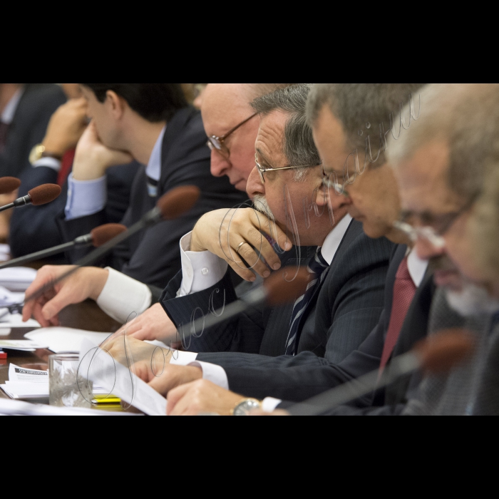 Засідання Конституційної Комісії під головуванням Голови ВР України Володимира Гройсмана.
В центрі Юрій Ключковський.