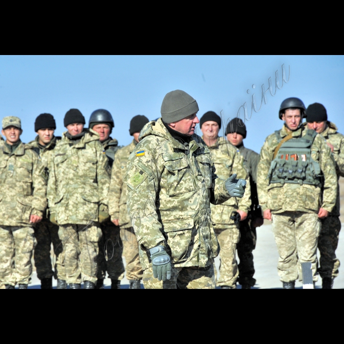 На полігоні Широкий Лан у Миколаївській області пройшли військові навчання 28 механізованої бригади у рамках науково-практичної конференції, яка розглядала питання зміцнення Збройних Сил України.
Начальник Генерального штабу  - Головнокомандувач Збройних Сил України генерал армії України Віктор Муженко