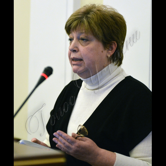 Київ. У  залі засідань Президії НАНУ відбулось спільне засідання Президій Національної академії наук України та Національної академії медичних наук України за участю керівництва Міністерства охорони здоров’я України, Держслужби України з лікарських засобів та Асоціації «Виробники ліків України», під час якого  розглянуто питання створення та впровадження вітчизняних лікарських препаратів. Учасники: президент Національної академії мед наук України А.Сердюк, ген.директор ВАТ «Фармак» Ф.Жебрівська, академік-секретар  Відділення біохімії, фізіології і молекулярно ї біології НАНУ С.Комісеренко, президент Асоціації «Виробники ліків Уркаїни» П.Багрій, ген.директор ЗАТ «Науково-виробничий центр Борщагівський хіміко-фармацевтичний завод» Л.Беспалько (зал засідань Президії НАНУ, вул..Володимирська, 54. 2-й поверх).