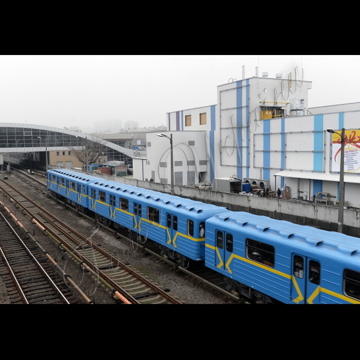 Київ. Станція метро Дарниця